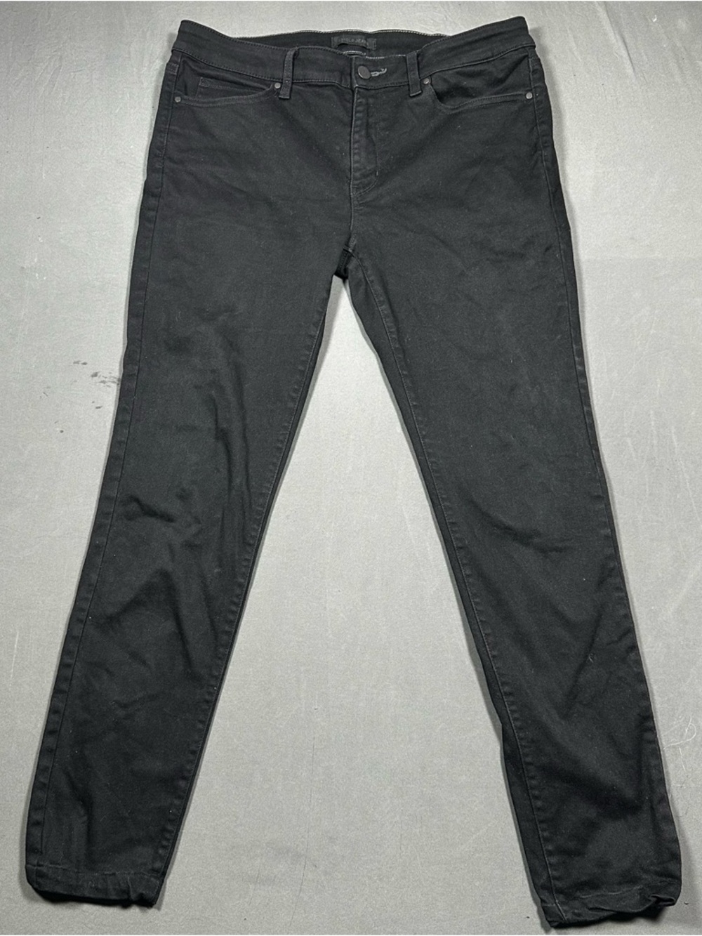 Uniqlo Jeans women’s Slim Fit Black Denim Pants Size [M] - Classic Versatile